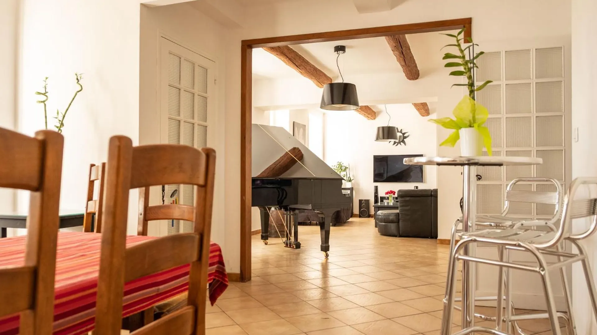 La Maison Du Bonheur Pelissanne Holiday home
