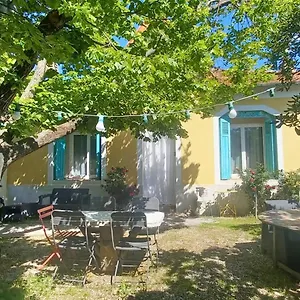  Hébergement de vacances Maison 4 A 6 Personnes Proche Village